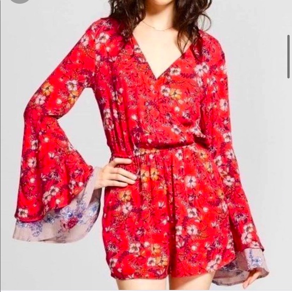 Boho Bell Sleeve Romper with Pockets - Picture 1 of 7